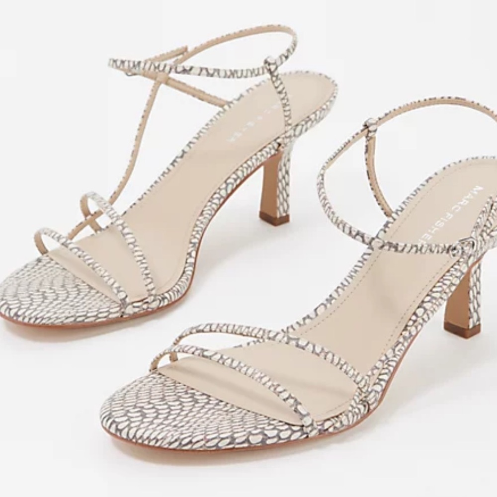 Sandal kitten heels